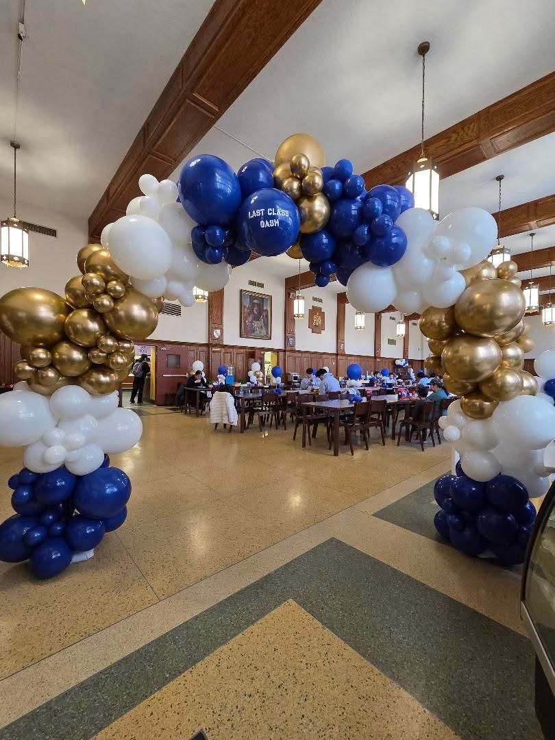Organic Balloon Arch Entrance